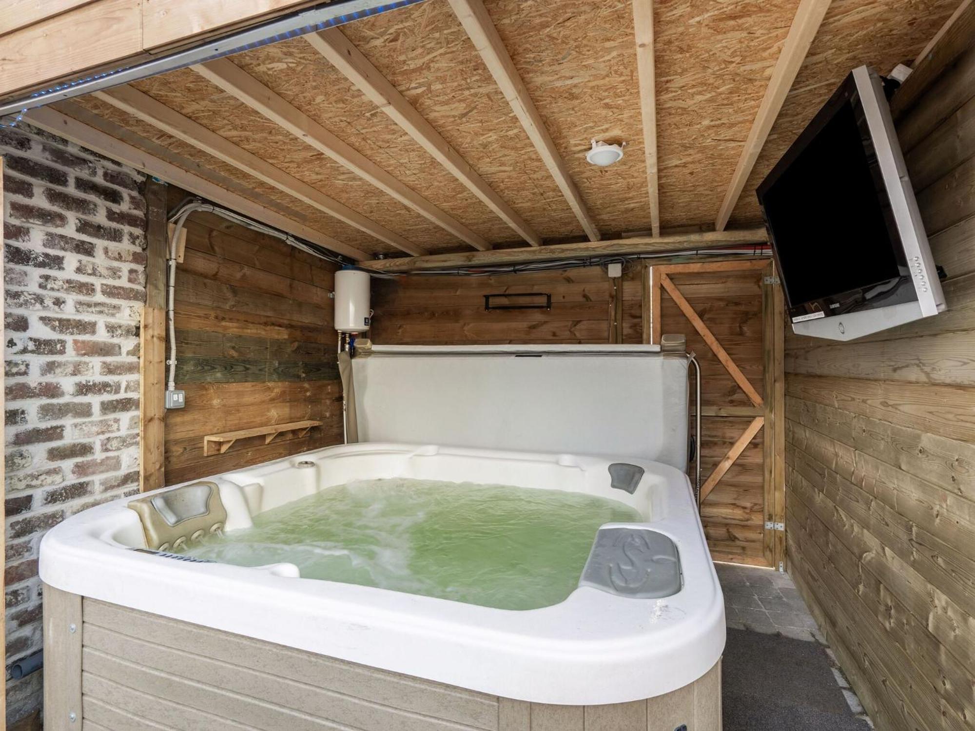 Tasteful Holiday Home In Loppem With Jacuzzi Екстериор снимка